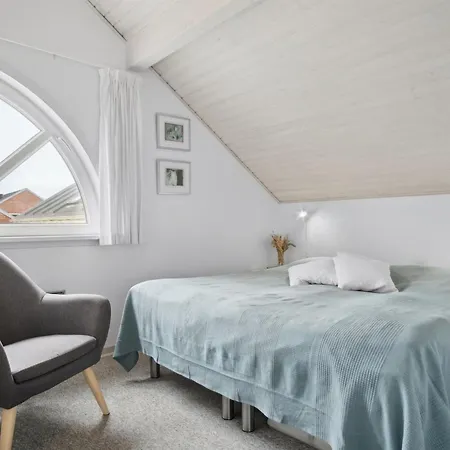 Appartement Withulf - 2-3km From The Sea By Interhome *